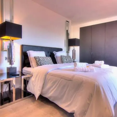 Cool Multiapartment Paris * Paris