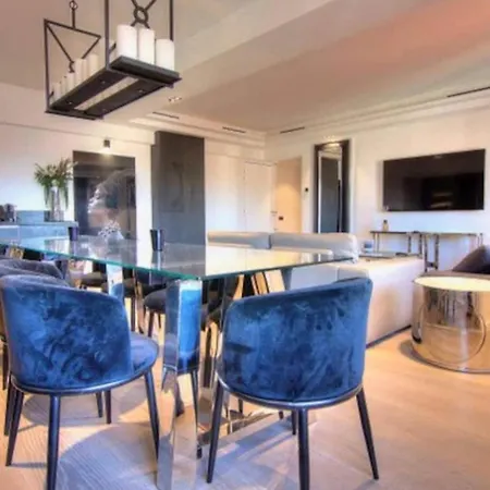 Cool Multiapartment Paris Apartment *