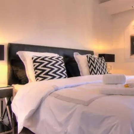Cool Multiapartment Paris *