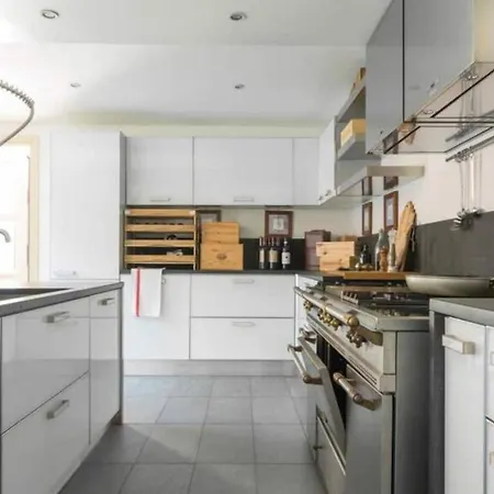 Cool Multiapartment Paris